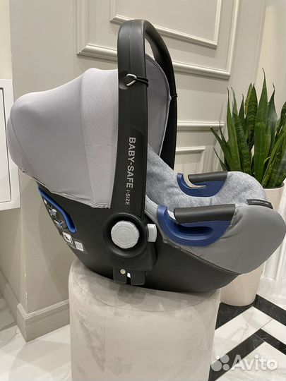 Детская автолюлька Britax babysafe2 i-size с базой