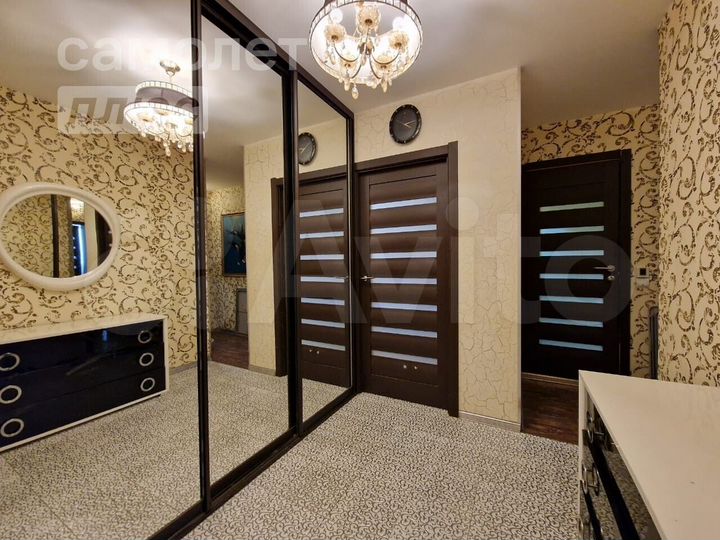 2-к. квартира, 53 м², 3/6 эт.