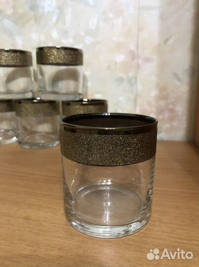 Стаканы с золотистым декором 6 штук