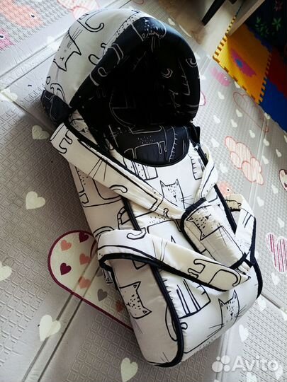 Вещи для новорожденных: ванночка, мобиль,коврик