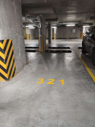 Машиноместо, 13 м²