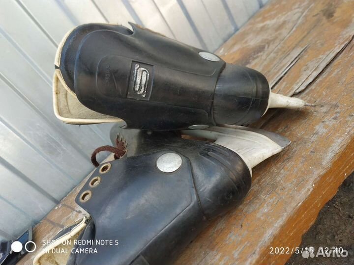 Коньки хоккейные