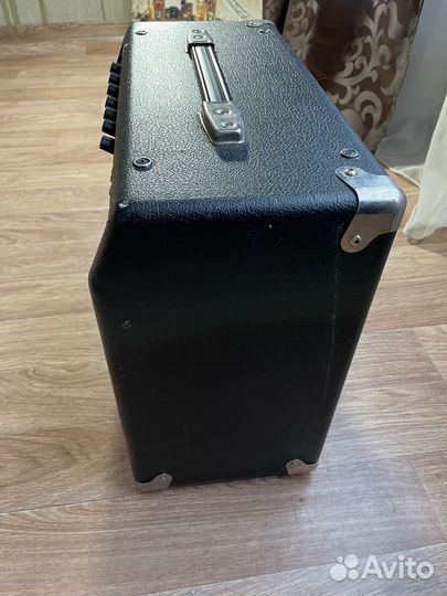 Гитарный комбоусилитель: Fender Frontman 25r