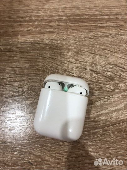 Беспроводные наушники apple airpods 1