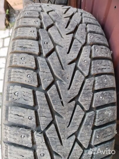 Nokian Tyres Nordman 7 SUV 215/65 R16 102