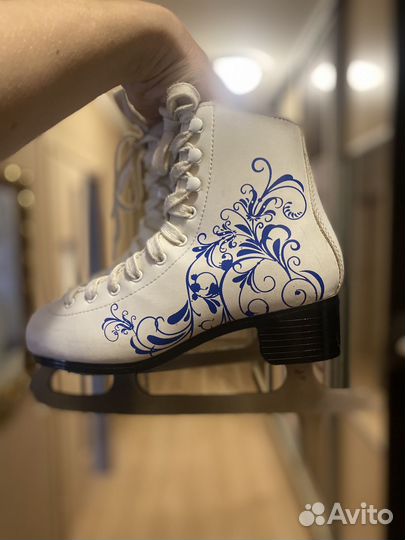 Коньки фигурные 36 размер