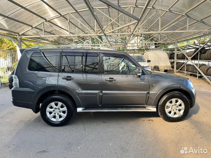 Mitsubishi Pajero 3.2 AT, 2010, 251 240 км