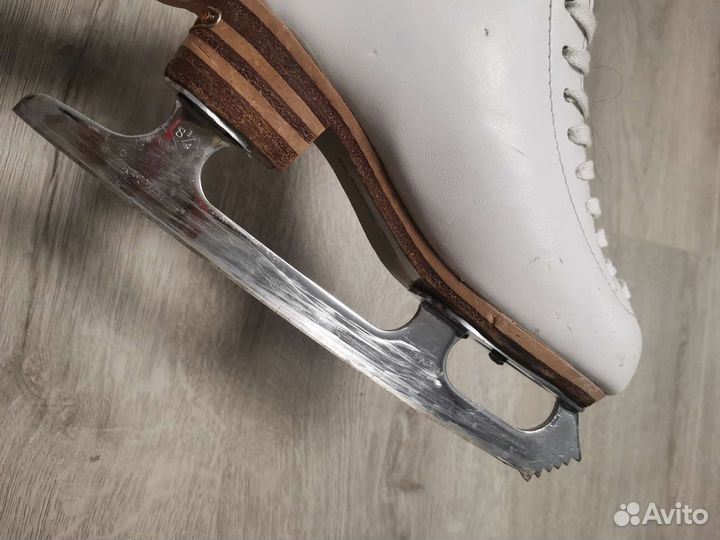 Фигурные коньки jackson freestyle