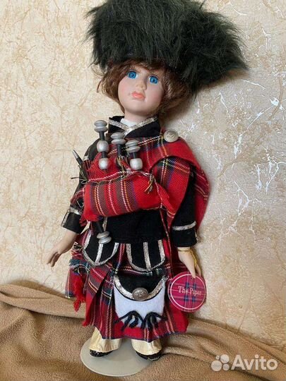 Кукла фарфоровая в национальном костюме