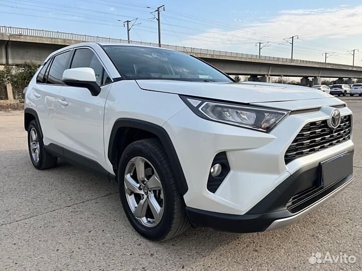 Toyota RAV4 2.0 CVT, 2021, 19 000 км