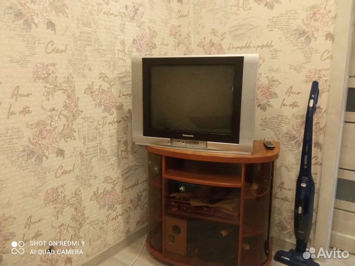 Тумба под телевизор и телевизор