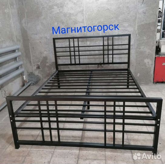 Кровать