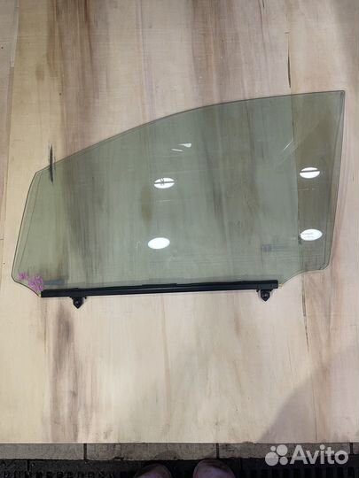 Стекло переднее левое Lexus RX450h