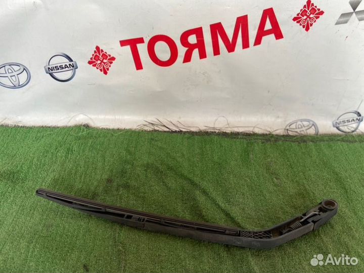 Дворник задней двери Toyota Funcargo NCP20