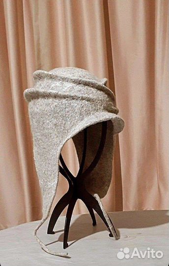 Валяная шапка женская