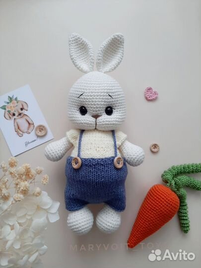 Вязаные игрушки зайка