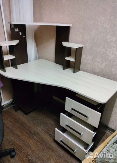 Компьютерный стол