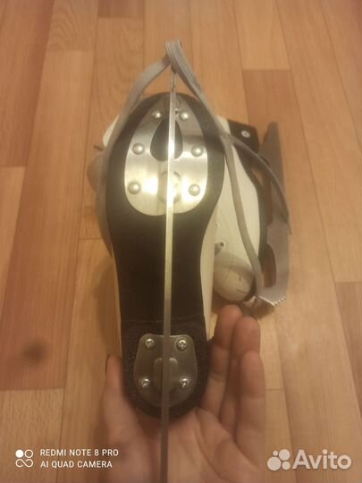 Коньки фигурные, 33 размер