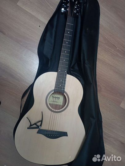 Акустическая гитара
