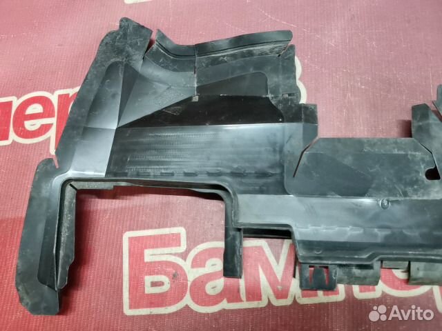 Дефлектор радиатора передний левый Audi A4