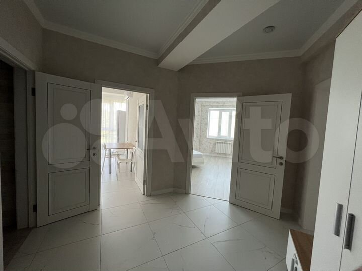 2-к. квартира, 77 м², 3/12 эт.