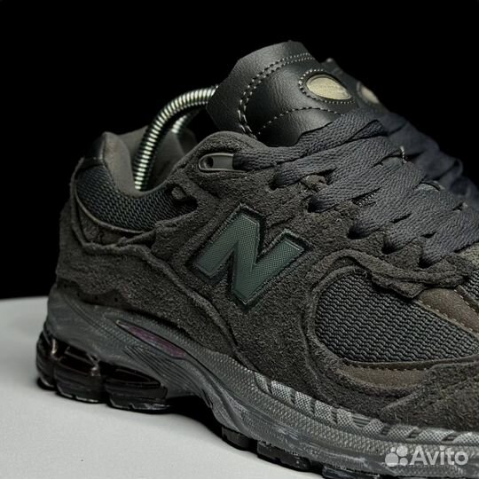 Кроссовки New Balance 2002R black