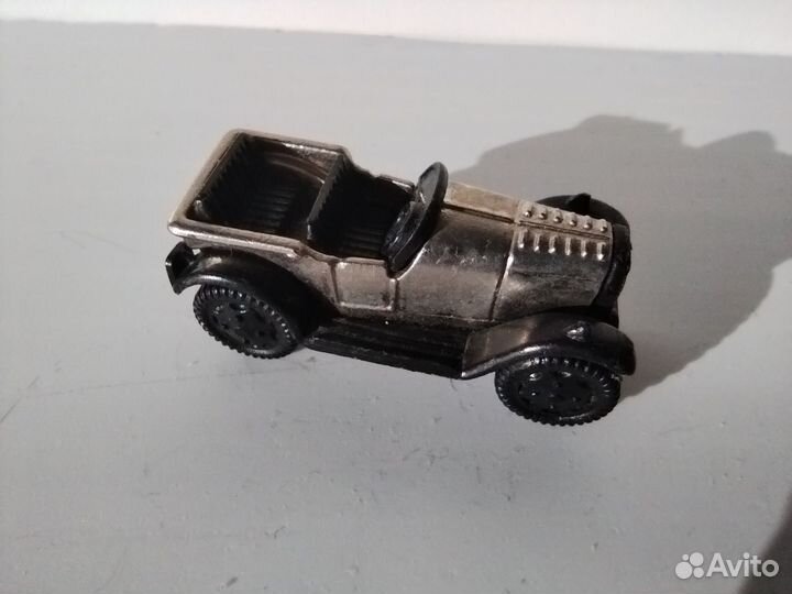 Киндер сюрприз машинки