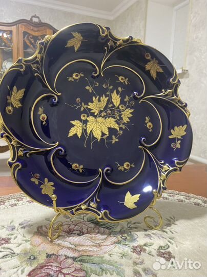 Антикварна тарелка