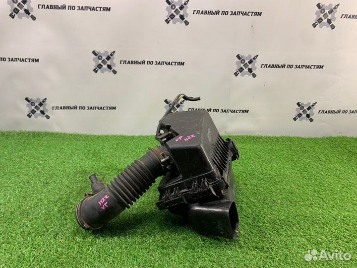 Корпус воздушного фильтра Toyota Wish ZGE20