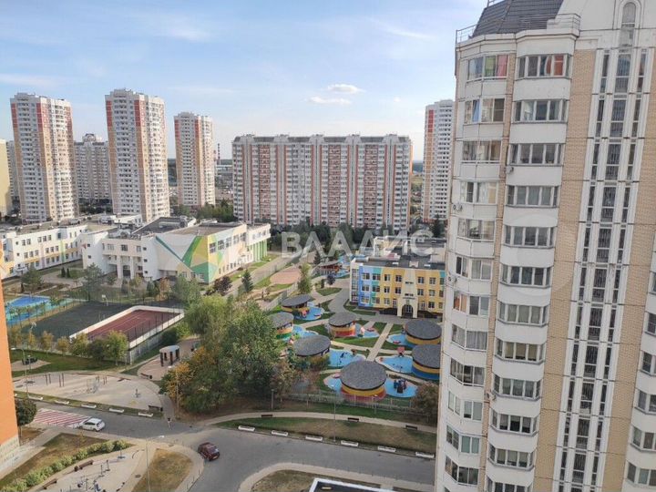 4-к. квартира, 99 м², 15/25 эт.