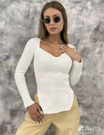 Кофта с квадратным вырезом