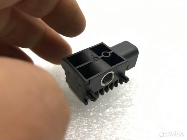 Датчик удара левый Ford Mondeo седан 2.3 2010