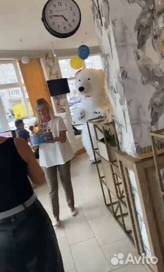 Белый мишка на поздравление