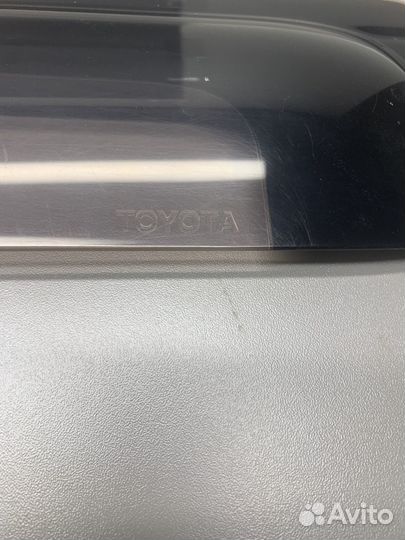 Ветровик задний левый Toyota Wish ZNE10 14 2003-20