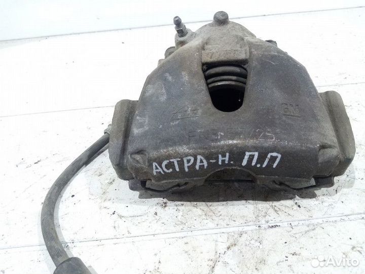 Суппорт передний правый Opel Astra 3 (H)