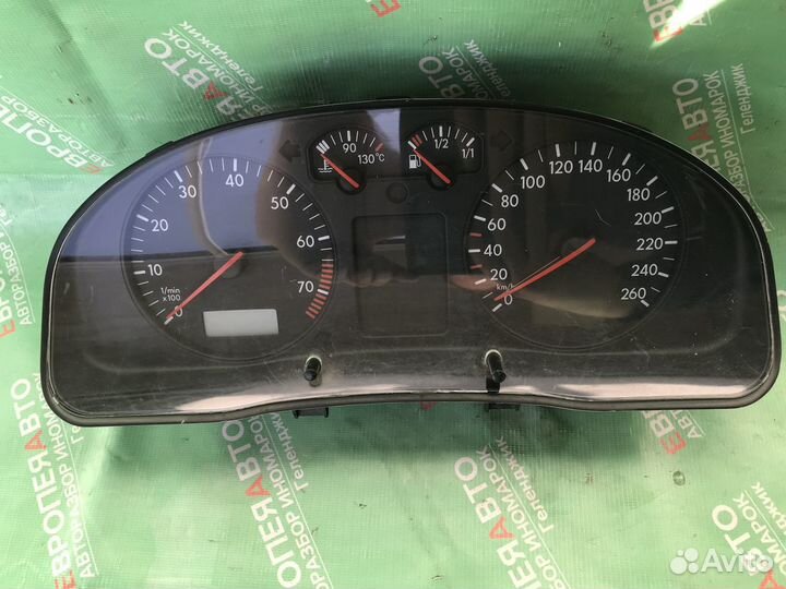Панель приборов VW Passat B5 1999