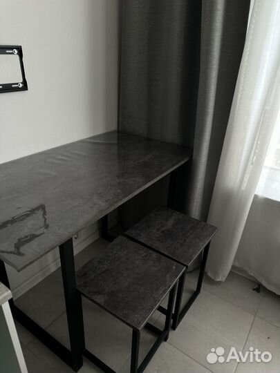 Кухонный стол и стулья комплект