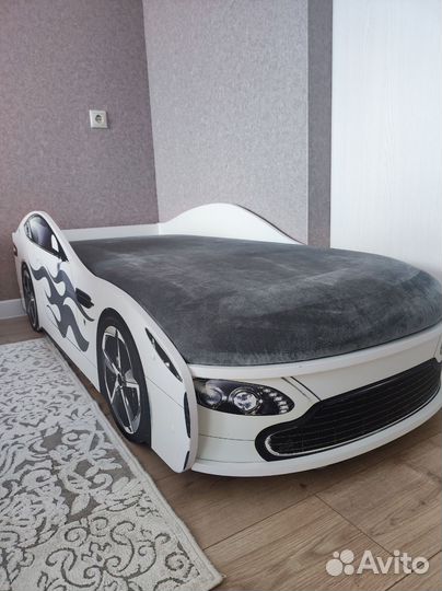 Детская кровать машина с матрасом