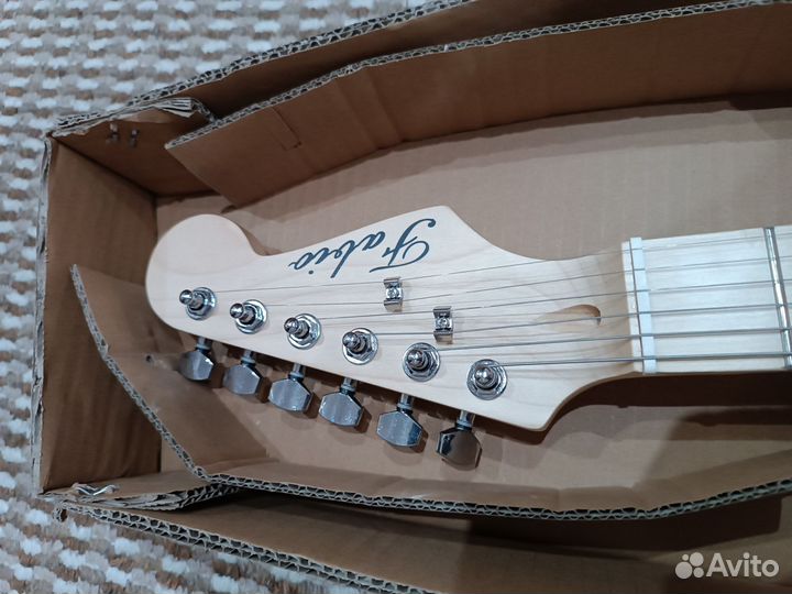 Новая электрогитара