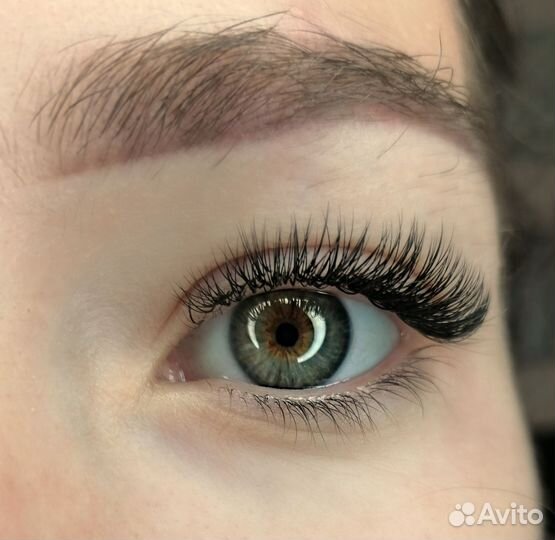 Наращивание и ламинирование ресниц в студии