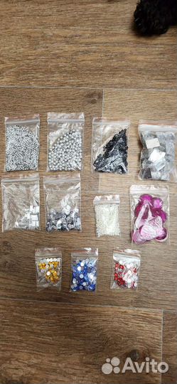 Стразы, паейтки, бисер