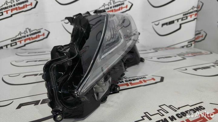 Фара toyota daihatsu altis camry ASV70 ASV71 axvh7