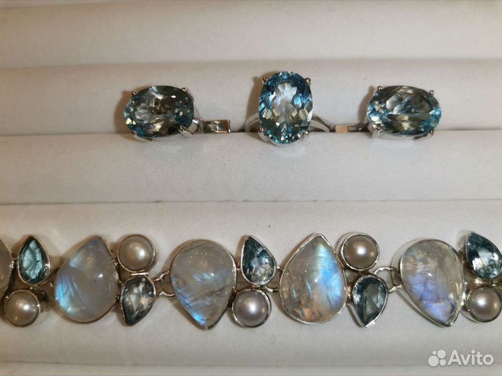 Очень крупные природные топазы