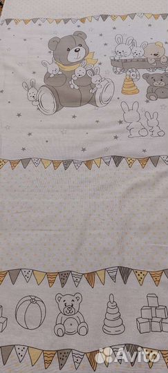 Детская кроватка с маятником