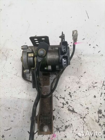 Педаль газа Nissan Bluebird 14