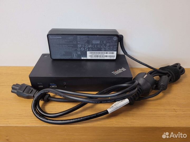 Док-станция Lenovo USB-C Dock 40A9