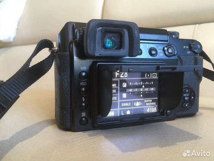 Зеркальный фотоаппарат panasonic DMC-L1