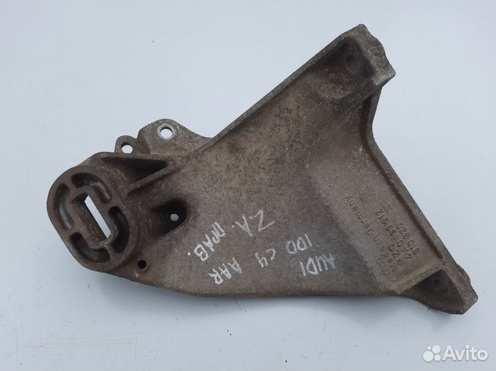 Кронштейн двигателя правый Audi 100 C4 1991-1994