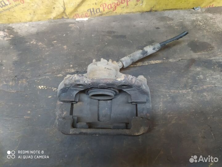 Суппорт передний правый Peugeot 307