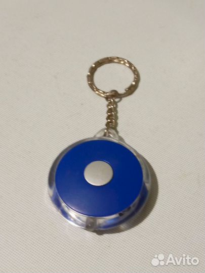 Памятный брелок универцам